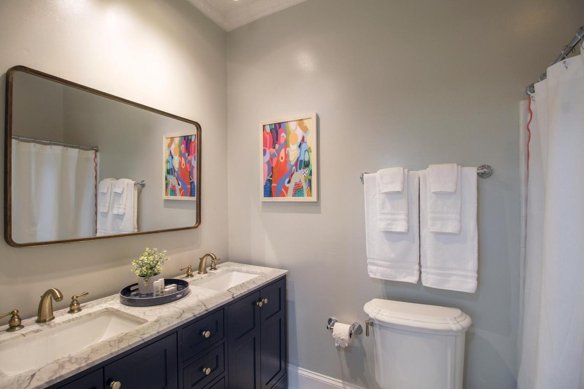 Walk To It All In Downtown, Double King Beds Savannah Extérieur photo