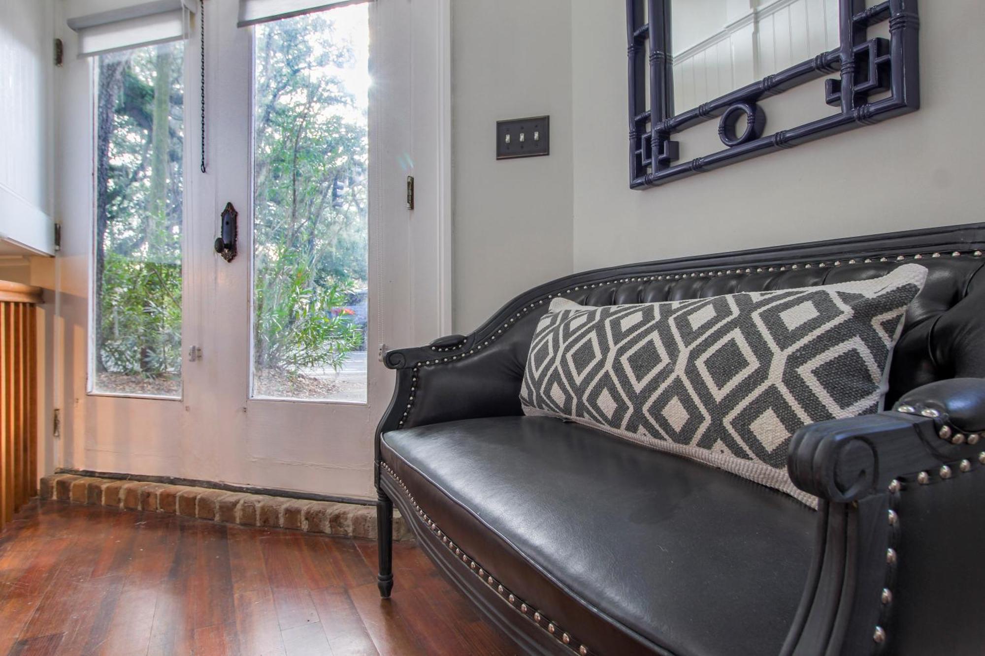 Walk To It All In Downtown, Double King Beds Savannah Extérieur photo