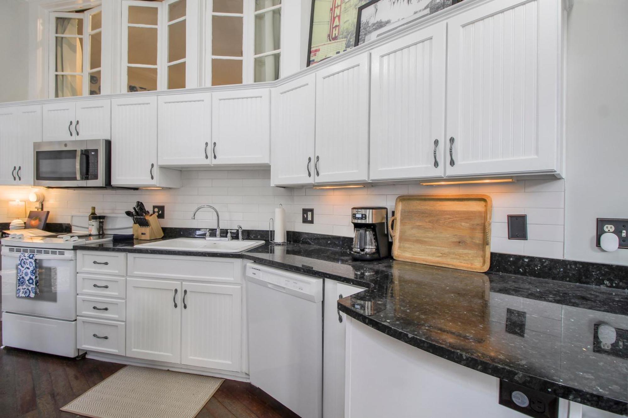 Walk To It All In Downtown, Double King Beds Savannah Extérieur photo