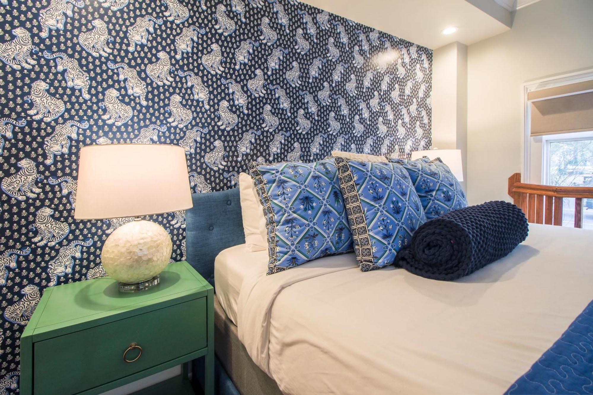 Walk To It All In Downtown, Double King Beds Savannah Extérieur photo