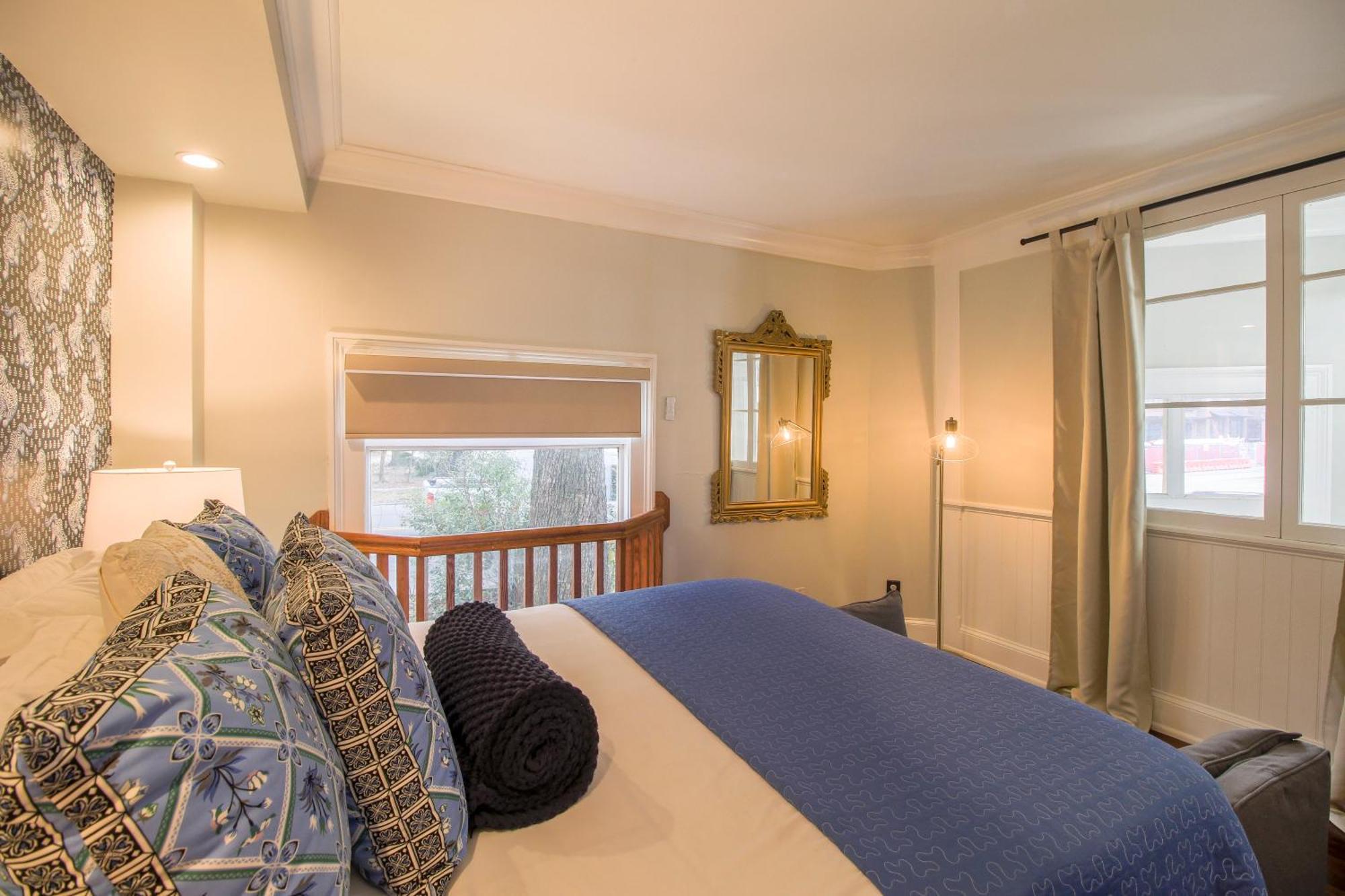 Walk To It All In Downtown, Double King Beds Savannah Extérieur photo