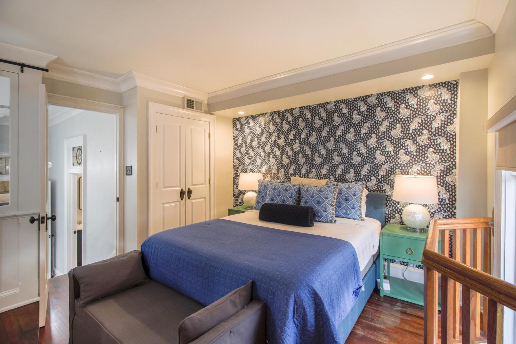 Walk To It All In Downtown, Double King Beds Savannah Extérieur photo